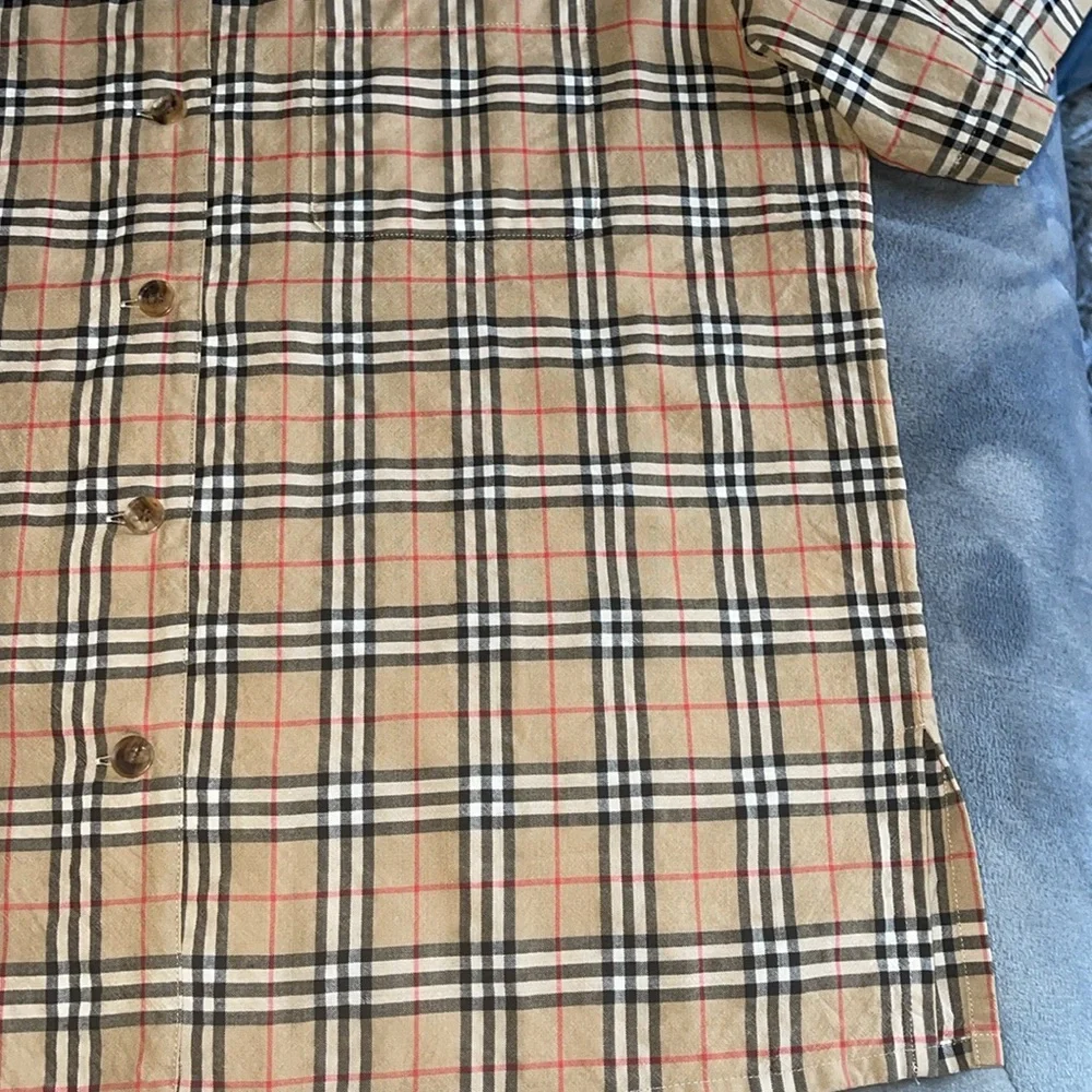 Preloved Burberry shirt with 1 pocket excellent condition size 15 22” wide - Picture 6 of 12
